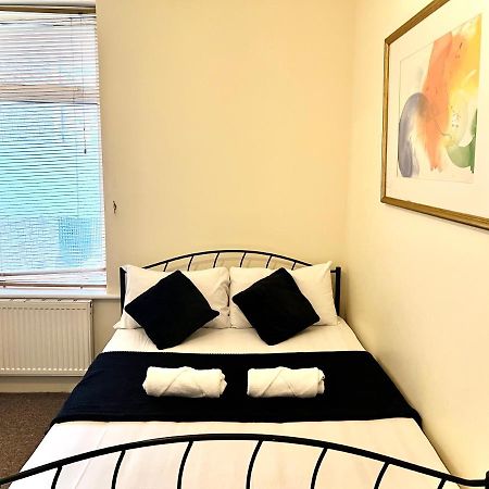 לונדון Aldgate Holiday Rooms מראה חיצוני תמונה