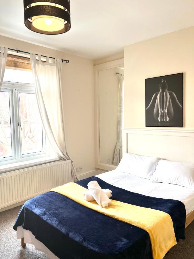 לונדון Aldgate Holiday Rooms מראה חיצוני תמונה