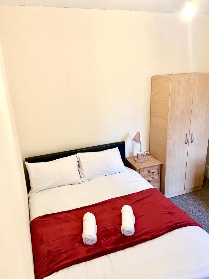 לונדון Aldgate Holiday Rooms מראה חיצוני תמונה