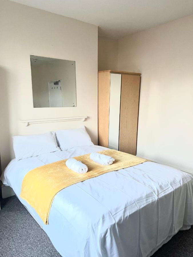 לונדון Aldgate Holiday Rooms מראה חיצוני תמונה