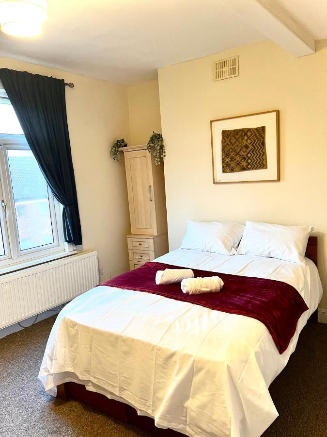 לונדון Aldgate Holiday Rooms מראה חיצוני תמונה