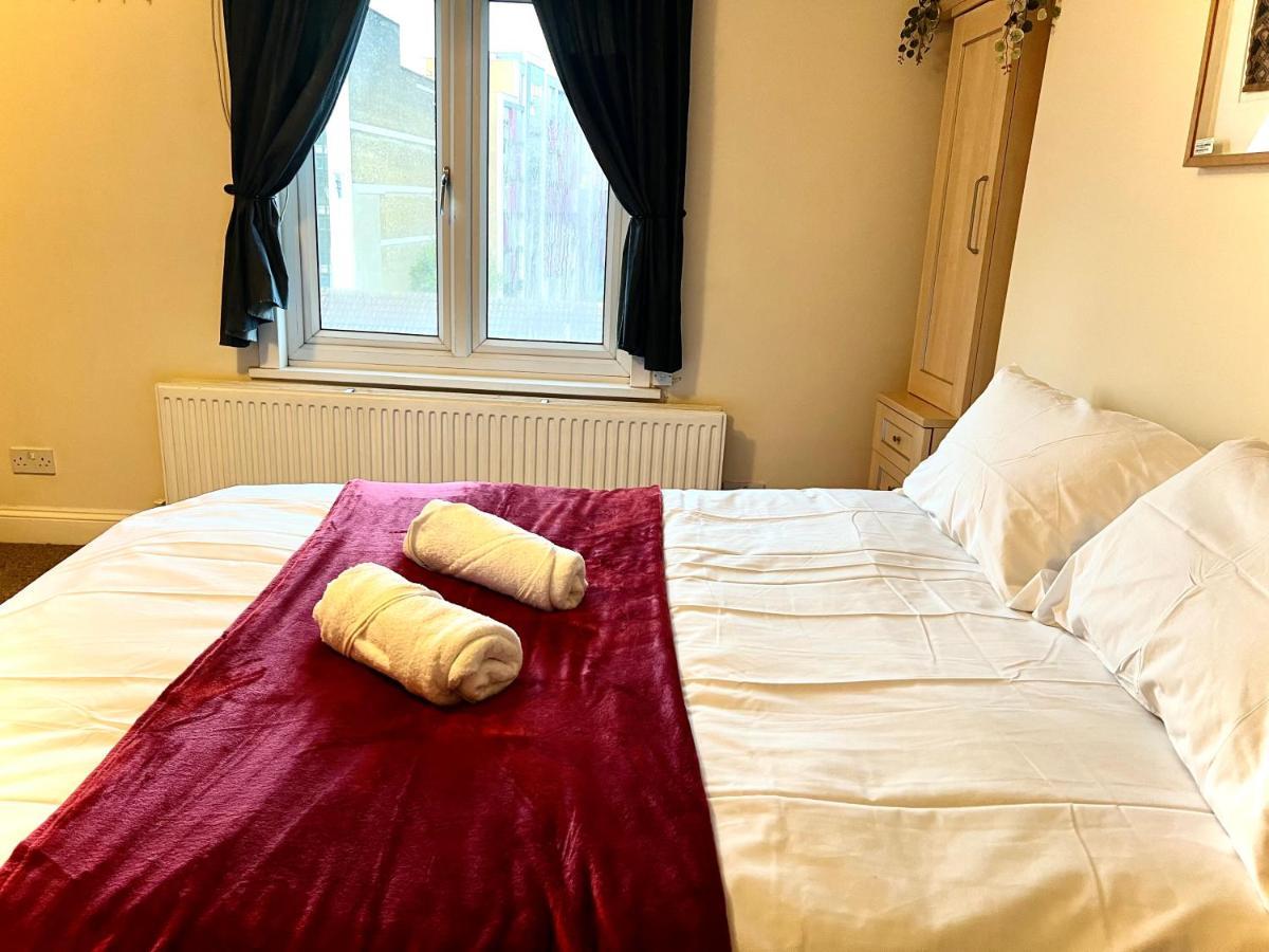 לונדון Aldgate Holiday Rooms מראה חיצוני תמונה