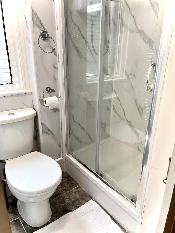 לונדון Aldgate Holiday Rooms מראה חיצוני תמונה