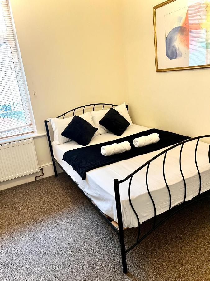 לונדון Aldgate Holiday Rooms מראה חיצוני תמונה