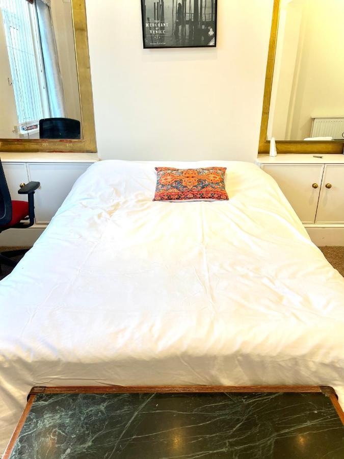לונדון Aldgate Holiday Rooms מראה חיצוני תמונה
