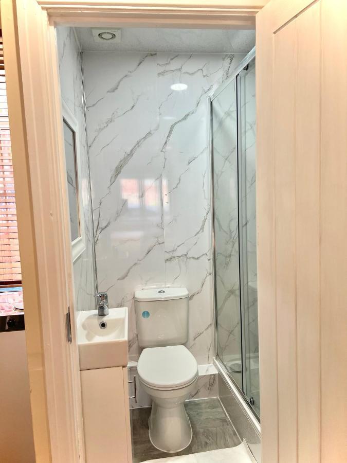לונדון Aldgate Holiday Rooms מראה חיצוני תמונה